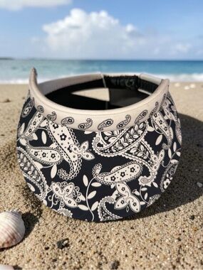 Women’s Black & White Paisley Sun Visor
